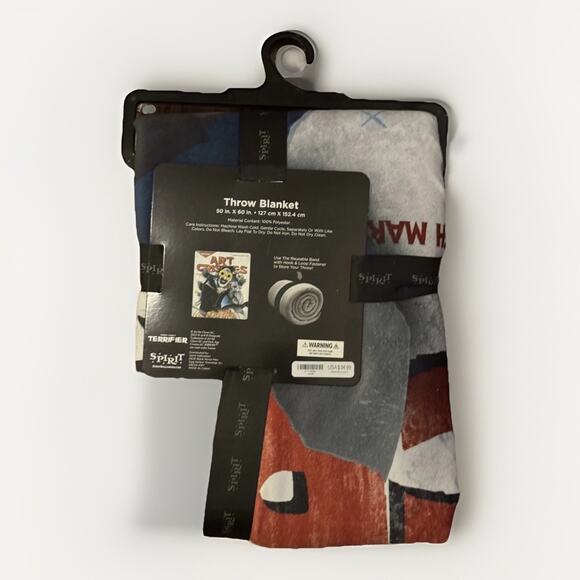 Terrifier 2 Art Crispies Throw Blanket Spirit Halloween Fleece Art The Clown NWT - Picture 4 of 6